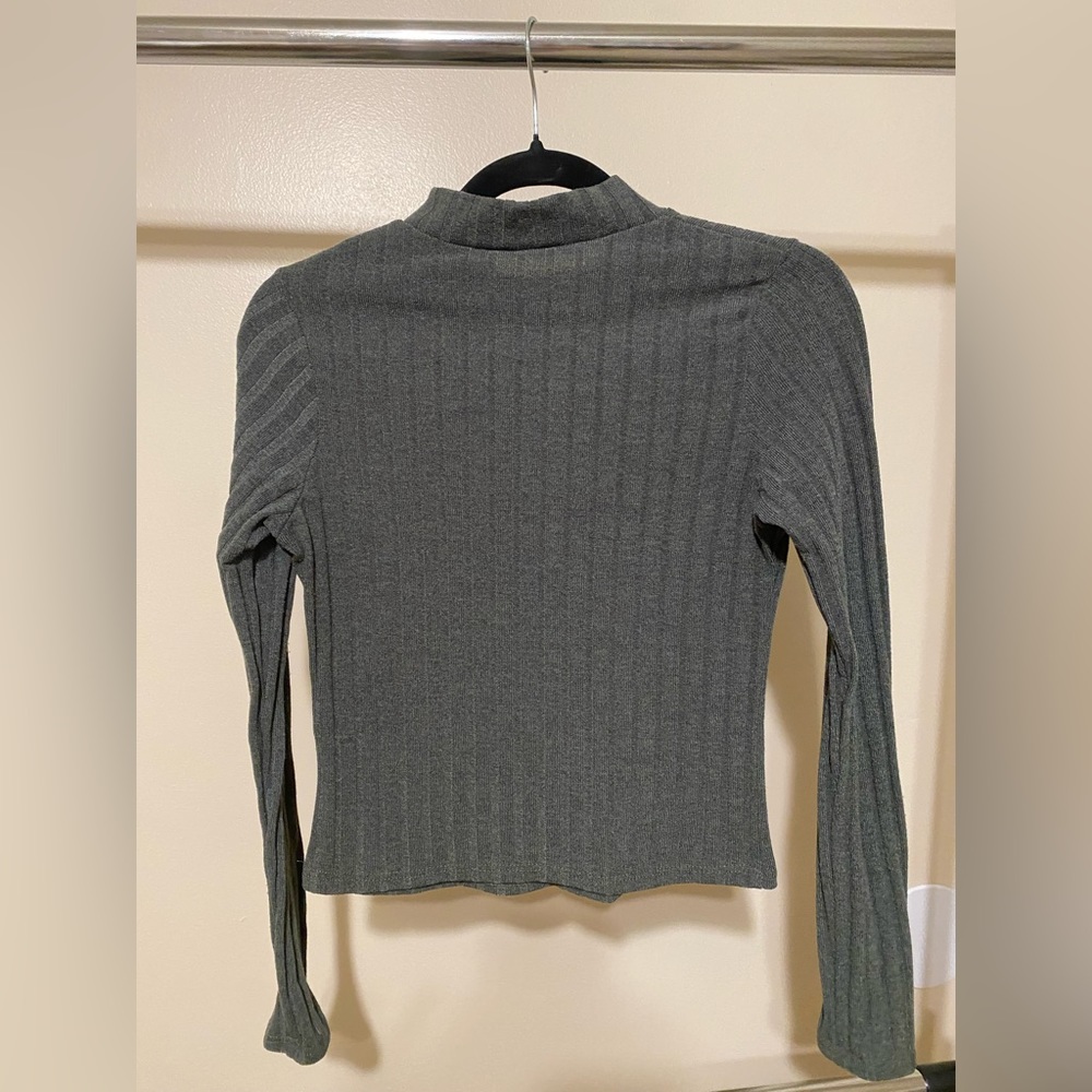 Green long sleeve shirt